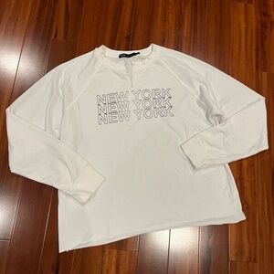 Jet‎ by John Eshaya Long Sleeve New York Print White Knit Cotton Size M / L